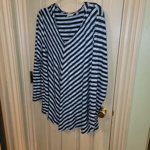 Womens plus sz 14/16 Avenue navy and gray hooded striped Shirt